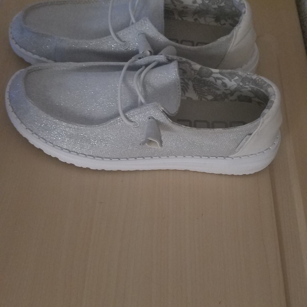 Hey dude women's shoes Wendy Sparkling White Size 7